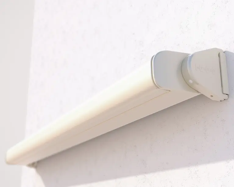 Box cassette retractable awning with sealed aluminum housing